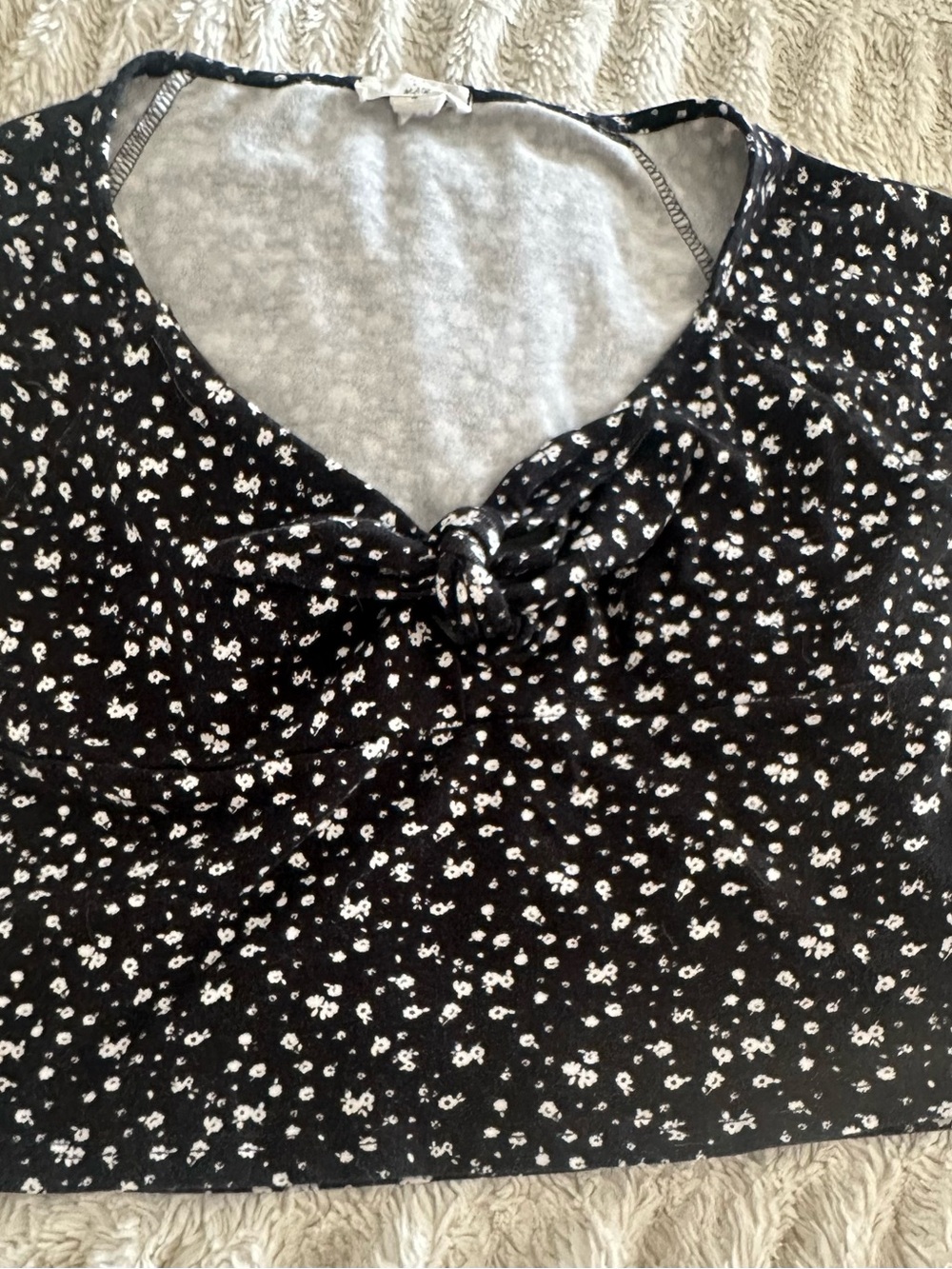 Black Floral Knot-Front Top with White Daisy Print